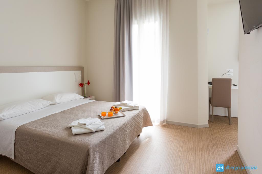 Hotel Amicizia Rimini Exteriér fotografie